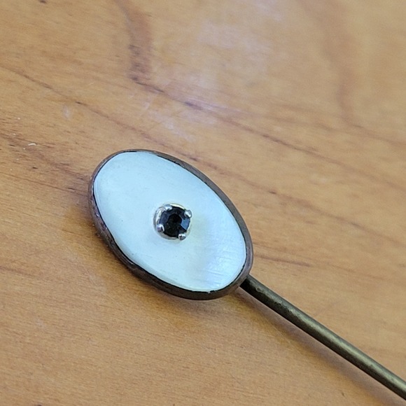 The Unbranded Brand Jewelry - Vintage Art Deco Mother of Pearl Black Stone Oval Stick Pin Lapel Jewelry